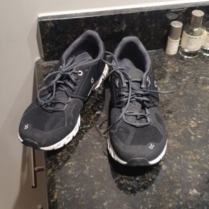 On Cloud Running 2.0 Black - On | Swiss Performance Running Shoes. Men’s SZ 7